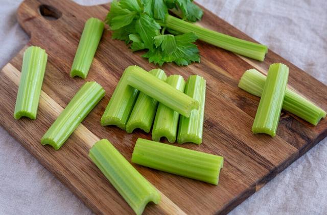 十大强碱性食物排名表十大强碱性食物排名表备孕“秋吃碱，火气减”，提醒大家常吃这5种碱性食物，润燥还降火