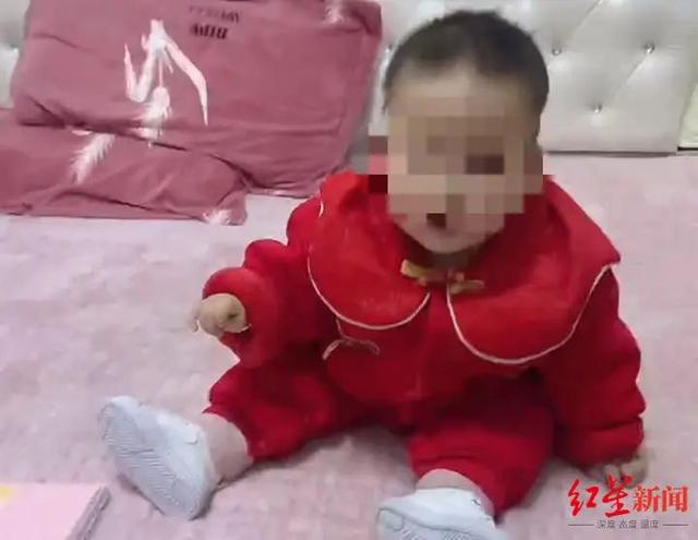 岁女婴铊中毒瘫痪，其父半年前“意外死亡”被查出中毒！凶手竟是大伯母！详情披露↘"